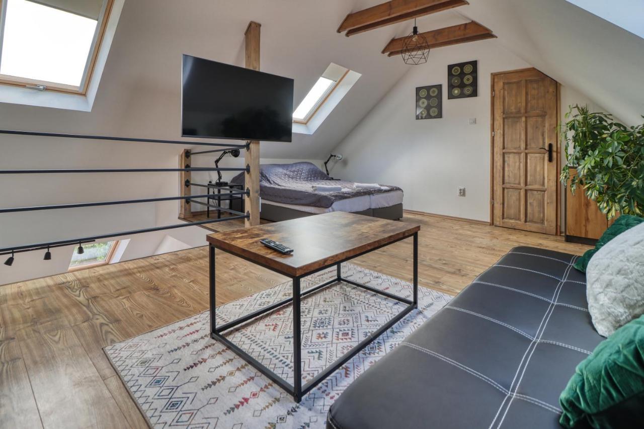 Zenloft Apartman エゲル エクステリア 写真