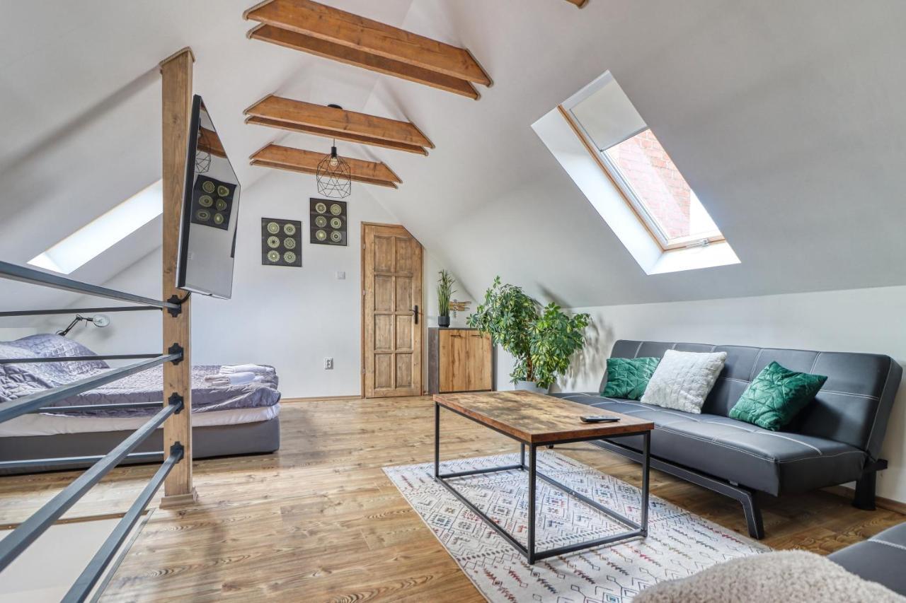 Zenloft Apartman エゲル エクステリア 写真